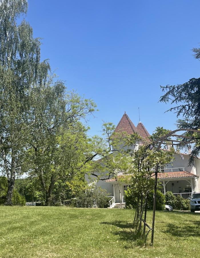 Domaine Des Peyries - Chambres Et Table D'Hotes Saint-Barthelemy-d'Agenais Zewnętrze zdjęcie